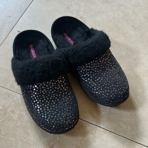 Sorel girls size 5 Black Sequin Slip-On Shoes
